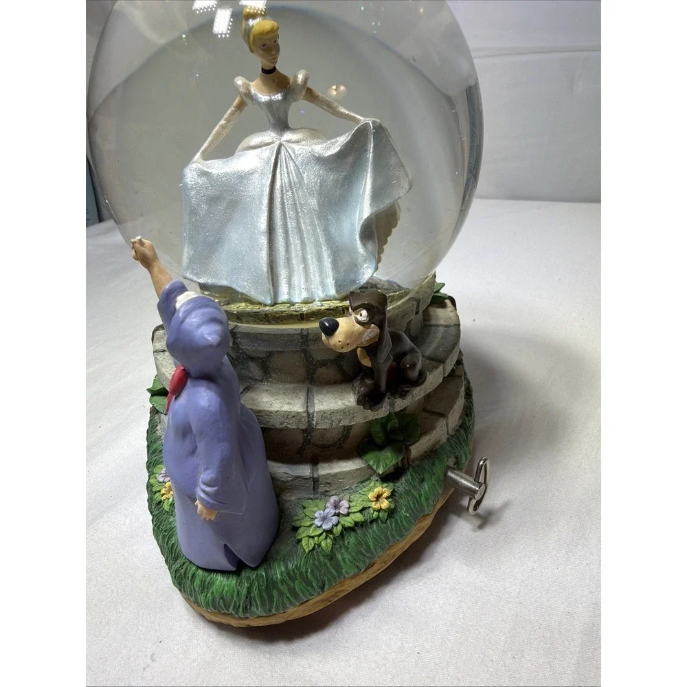 Collectible Disney Cinderella Snow Globe Bibbidi Bobbidi Boo Spinning Musical